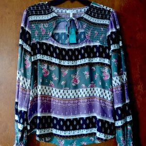 Maurice's Open neck Blouse size Medium